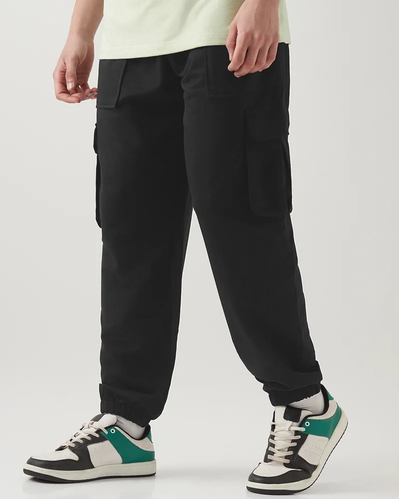 بيواكوف Men's Black Oversized Cargo Warm Joggers